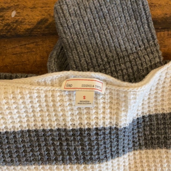 Grey striped sweater - Picture 3 of 4